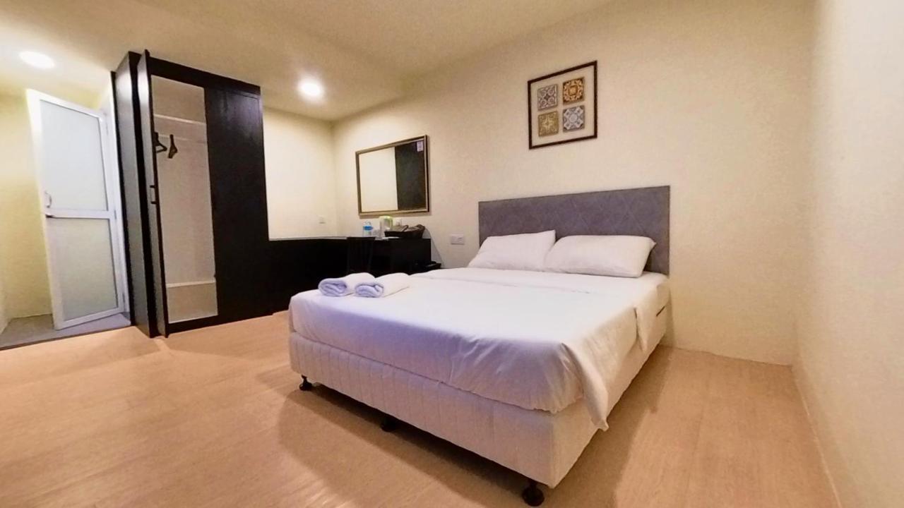 Bishop Hotel Джорджтаун Экстерьер фото