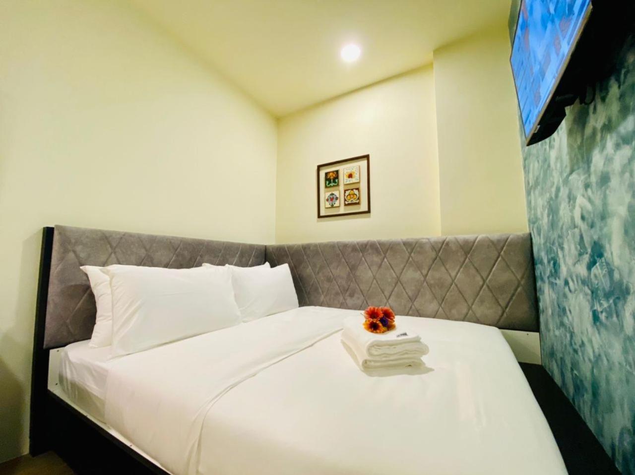 Bishop Hotel Джорджтаун Экстерьер фото